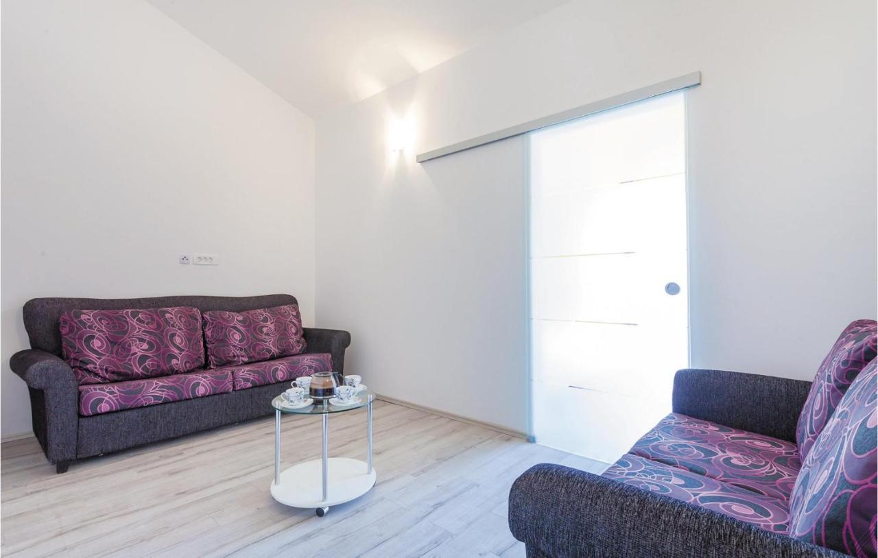 Lovely Apartment In Kastel Stafilic With Jacuzzi Kaštela エクステリア 写真
