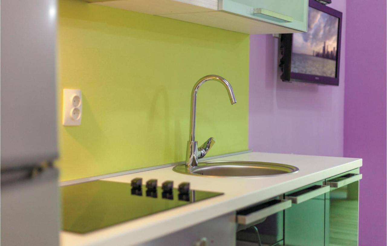 Lovely Apartment In Kastel Stafilic With Jacuzzi Kaštela エクステリア 写真