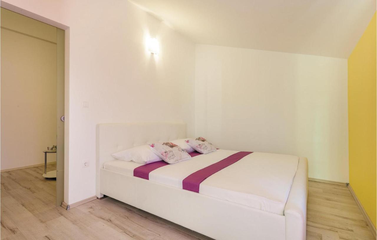 Lovely Apartment In Kastel Stafilic With Jacuzzi Kaštela エクステリア 写真
